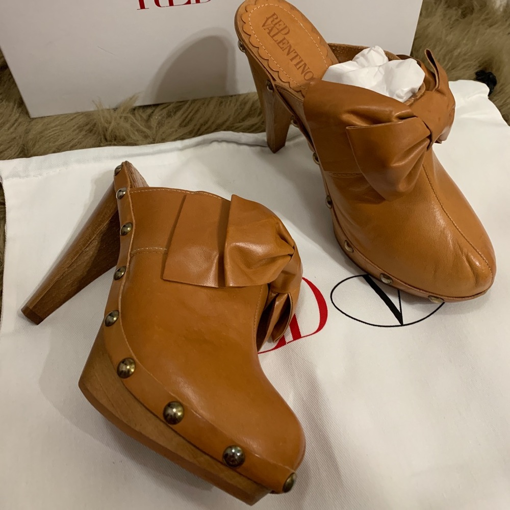 Authentic RED VALENTINO ITALIAN LEATHER STUDS CLOG - Picture 2 of 15